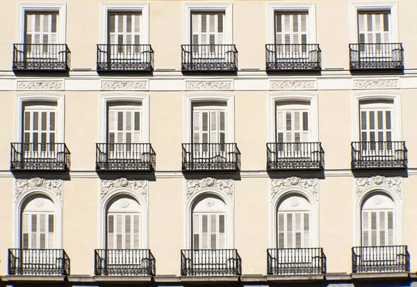fachada clásica, barrio salamanca, Madrid